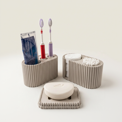 Perla Banyo Seti | 3 Parça — Diş Fırçalığı, Pamuk & Kulak Çubuğu Standı, Sabunluk
